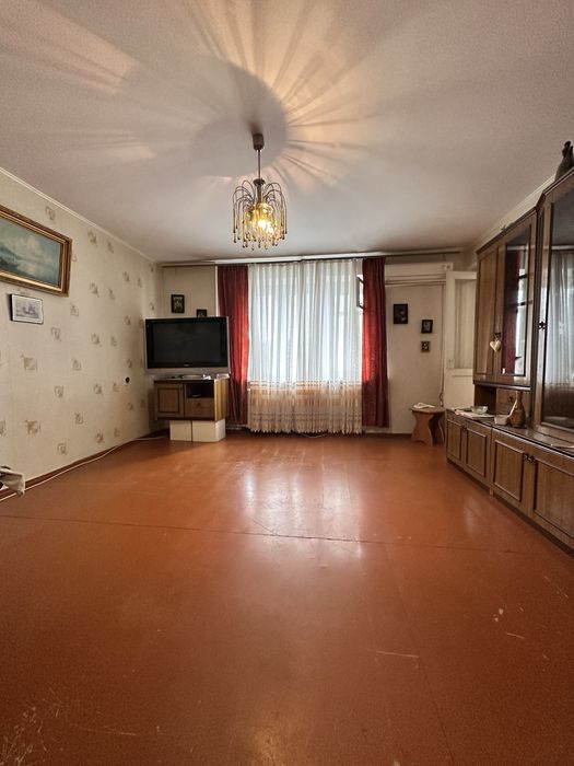 Продам 2 к квартиру в центрі міста. 2 поверх