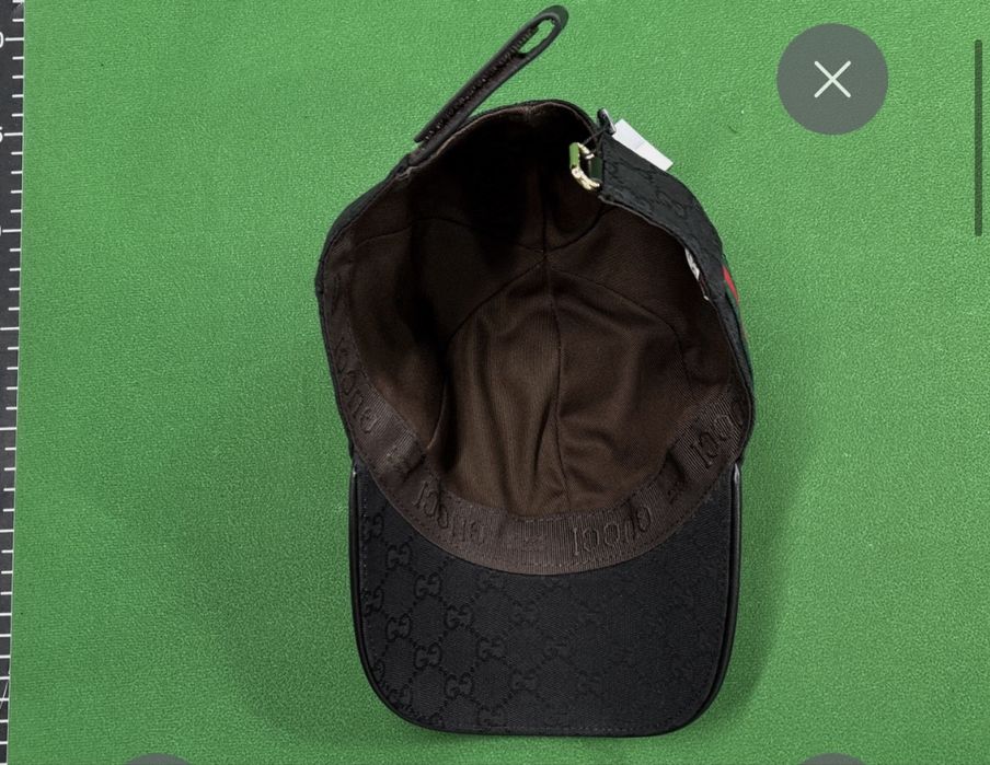 Bonés de várias marcas