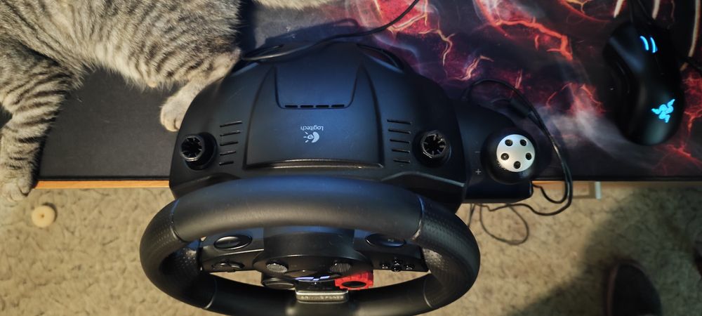 Kierownica Logitech driving force GT