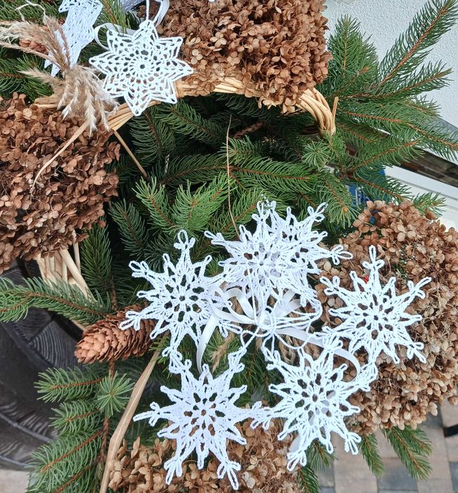 Gwiazdki szydelkowe  ozdoby choinkowe