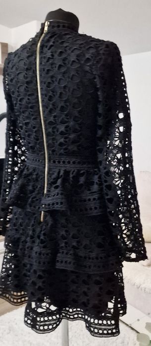 Czarna sukienka"Caris Closet".