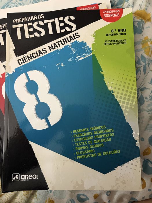 Livros de apoio escolar