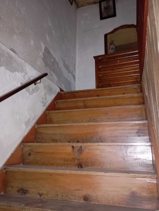Linda casa de aldeia, com 3 andares - Pronta a entrar.