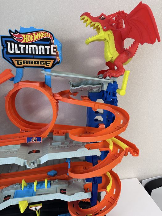 Трек  мега гараж Атака Дракона Hot Wheels