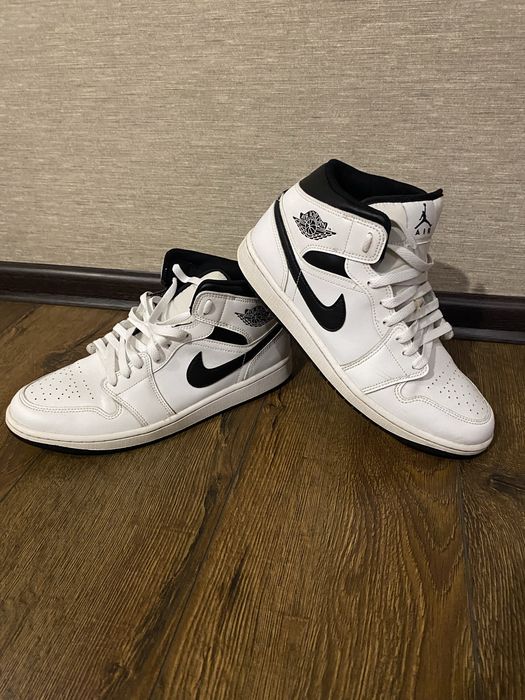 Кросівки найк Air Jordan.