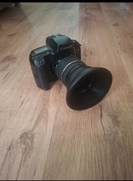 Canon eos 5.        .