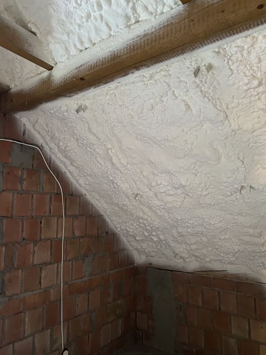 PIANA-CELULOZA,ocieplenia pianą PUR,wdmuchiwanie celulozy, wełny