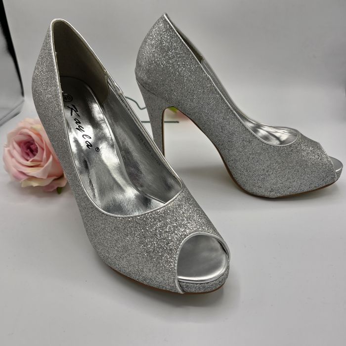 Przepiękne srebrne brokatowe buty z odkrytymi palcami r.40