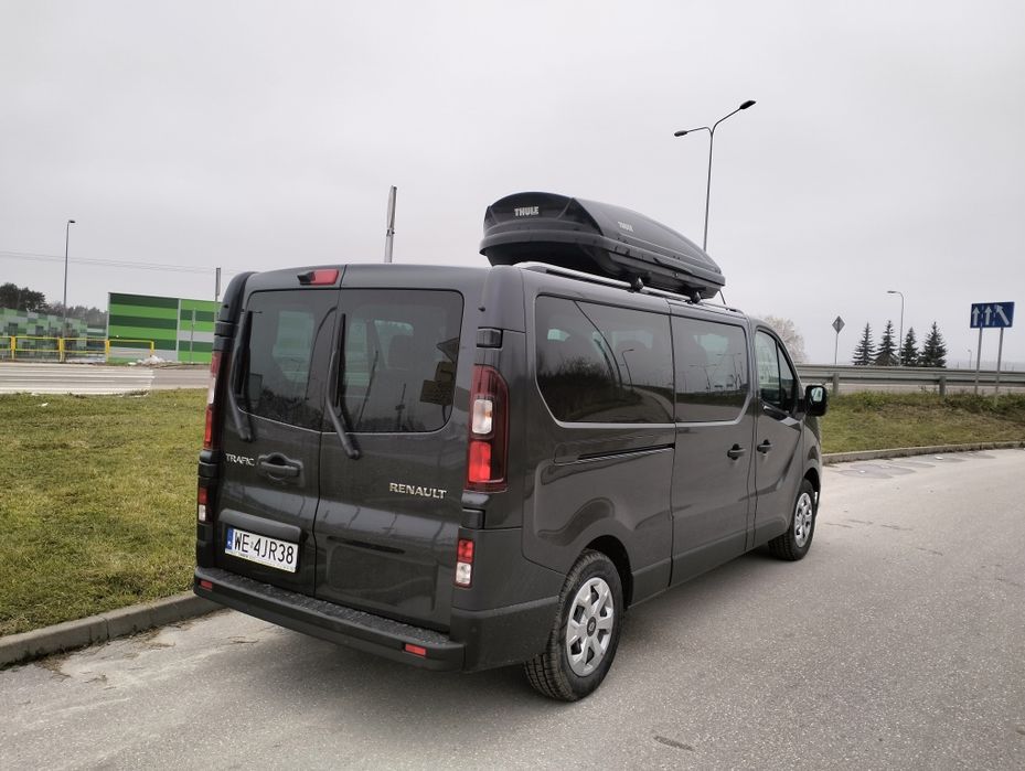 Renault Trafic 2025 - 9 osobowy bus do wynajęcia!