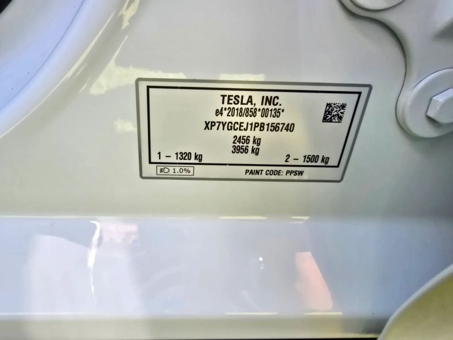 Tesla Model Y Standard foto 4