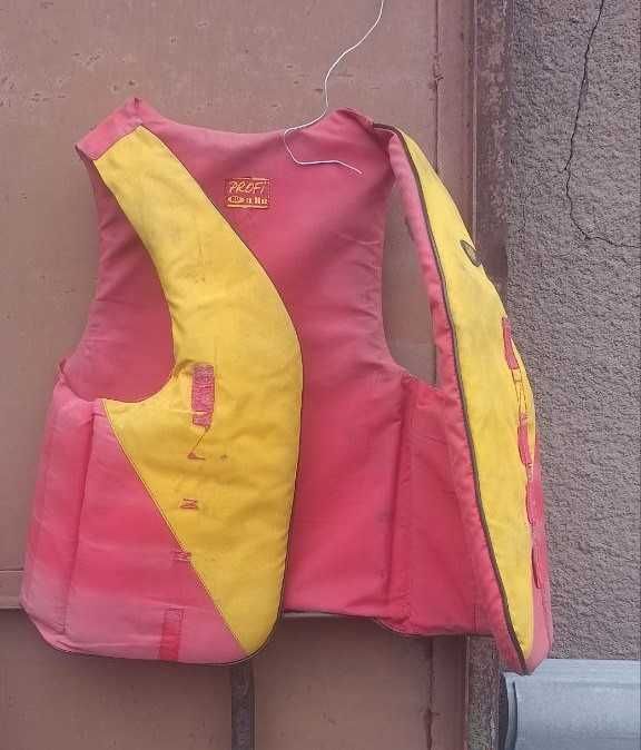 Спасательный жилет 4шт.