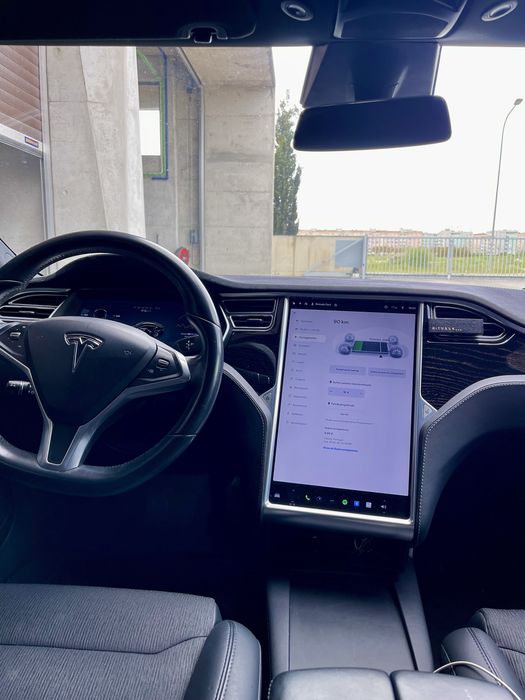Tesla Model S.