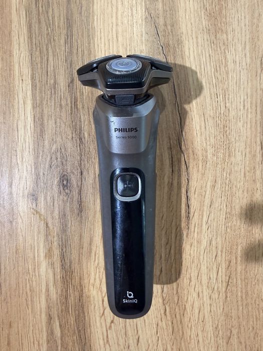 Електробритва Philips Series 5000 SkinIQ (S5589)
