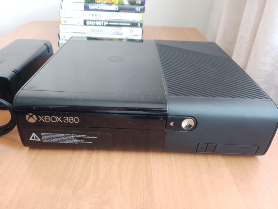 Xbox 360 E 250 GB