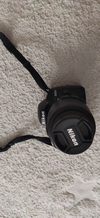 Nikon DLSR D3200 + mala Lowepro