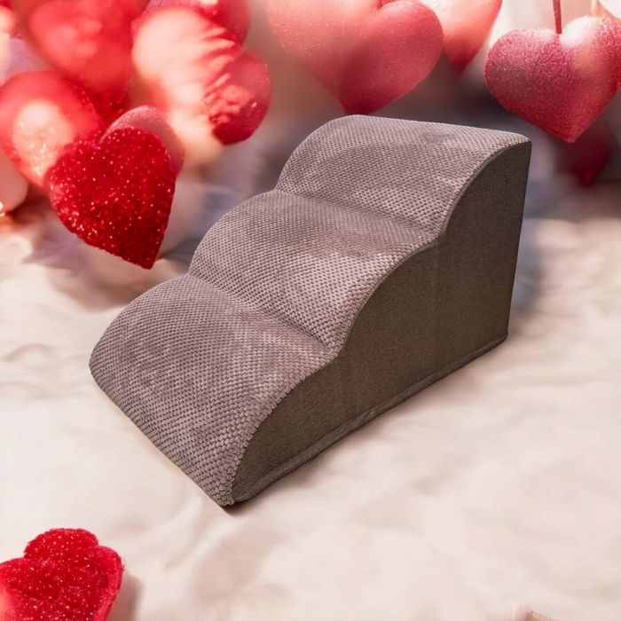 Продам лесенку-пандус для таксы и других маленьких собак