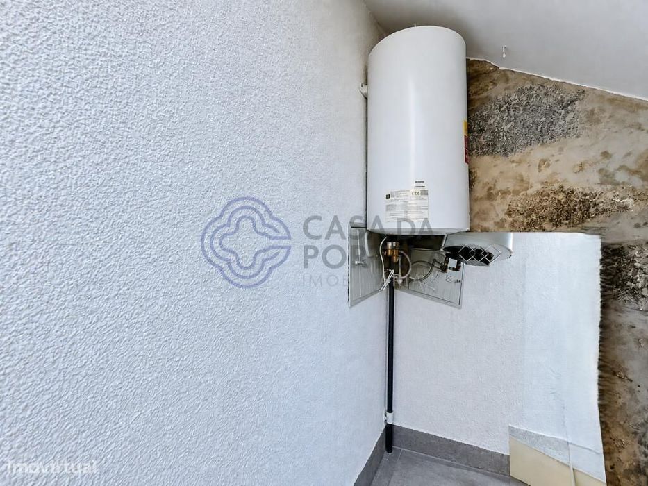 Moradia T2 completamente renovada, com terraço e jardim, a menos de 5