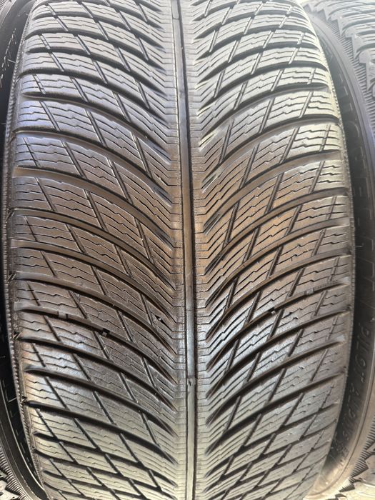 Шини Michelin 275/35/R21 - 245/40/R21