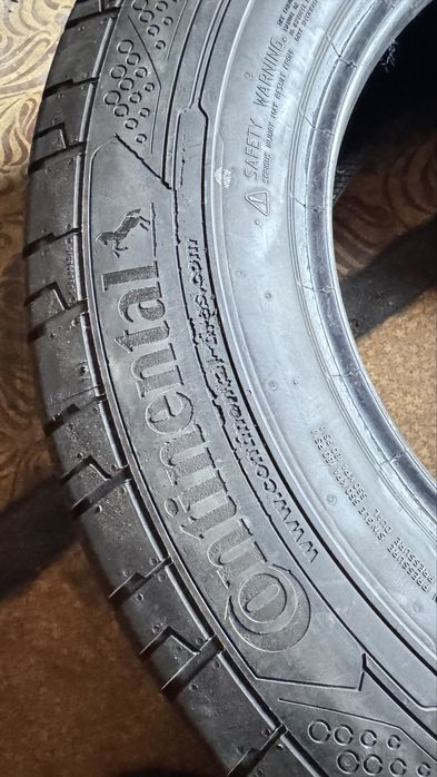 R16C 235/65 Continental ContiVanContact200