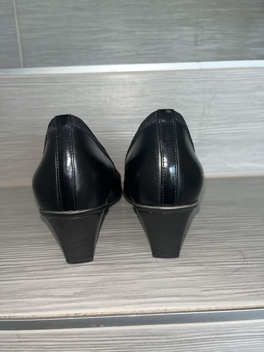 Buty na obcasie damskie Clarks 38