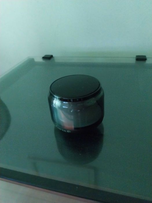 Coluna com ligação bluetooth e iluminação a led