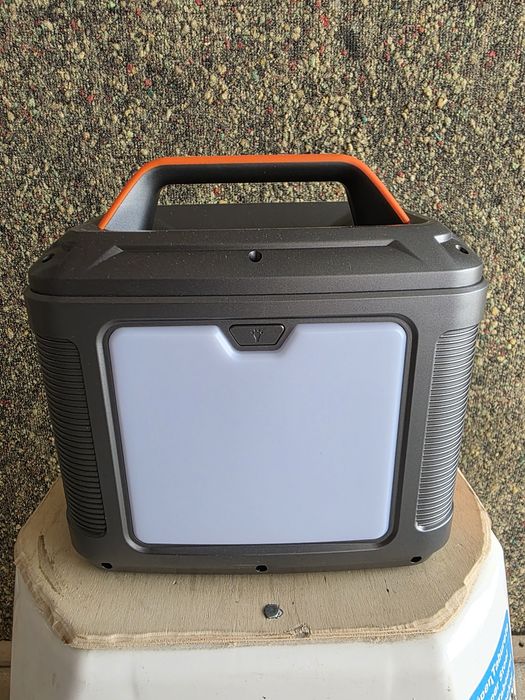 Portabel power station  12V / 220V