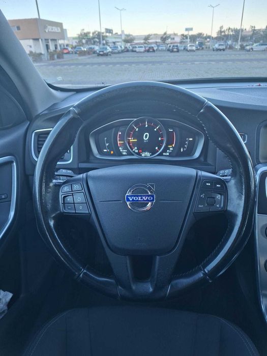 Volvo V60 D4 Cx Automática 2.0 181Cv Diesel 2015 -  Motor Totalmente Revisto