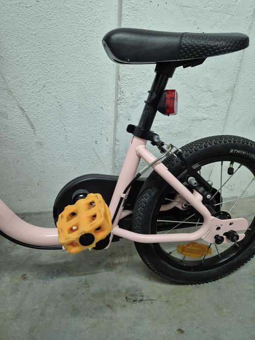 Bicicleta aprendizagem rosa com cesto e rodinhas incluido - 3-5 anos