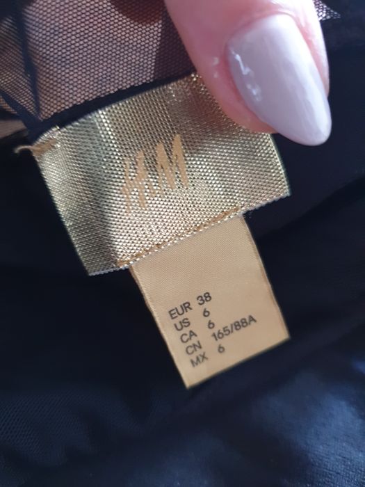 Piękna sukienka z dekoltem, H&M