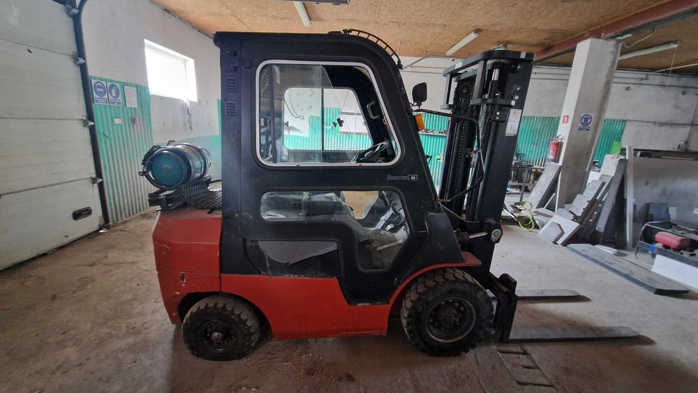 Wózek widłowy Forklift 2,5 T | Silnik TOYOTA (LPG) | Maszt Triplex 4.5m | Tylko 1300 mth!