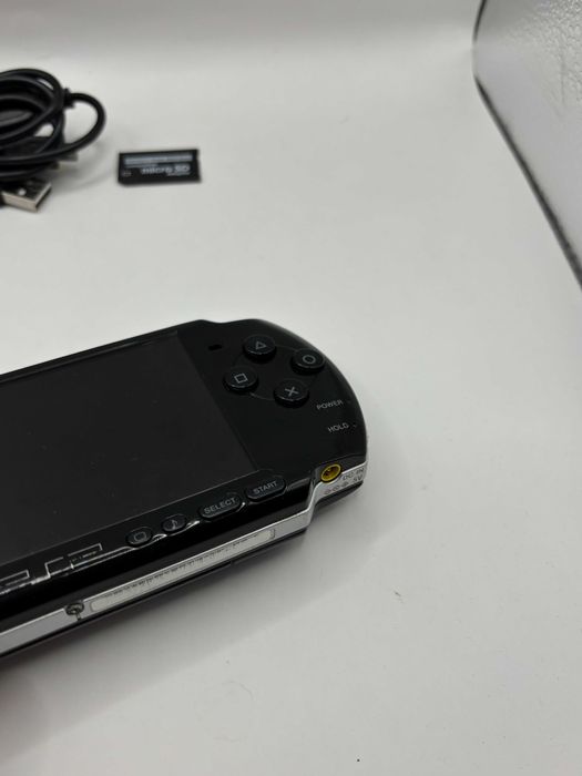czarna konsola PSP 3000 slim + adapter + kabel stan bardzo dobry