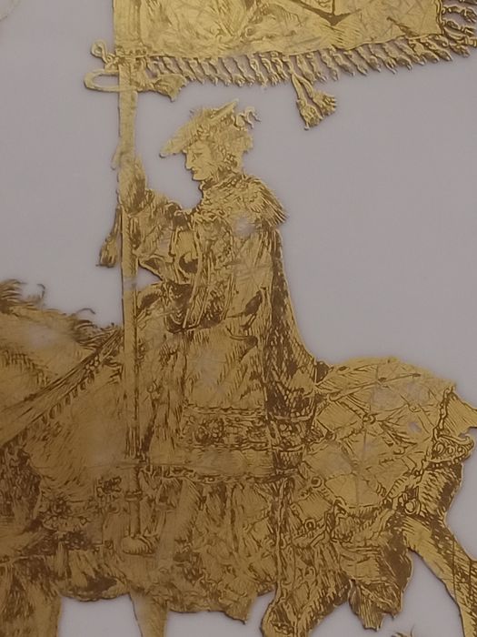 Prato grande e antigo de fabrico Alemão anos 70/80 pintado com ouro