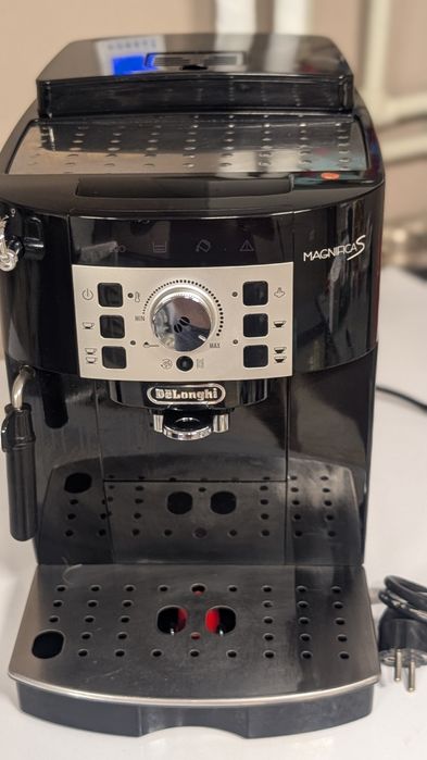 Зернова кавомашина DELONGHI