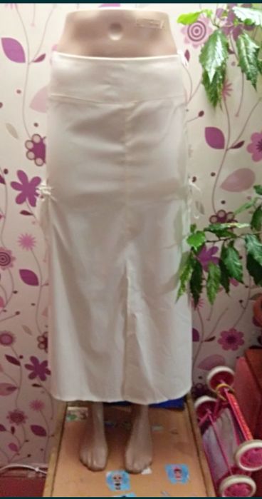 Футболка новая +Юбка 42 р. белая длинная спортивная+футболка черная в