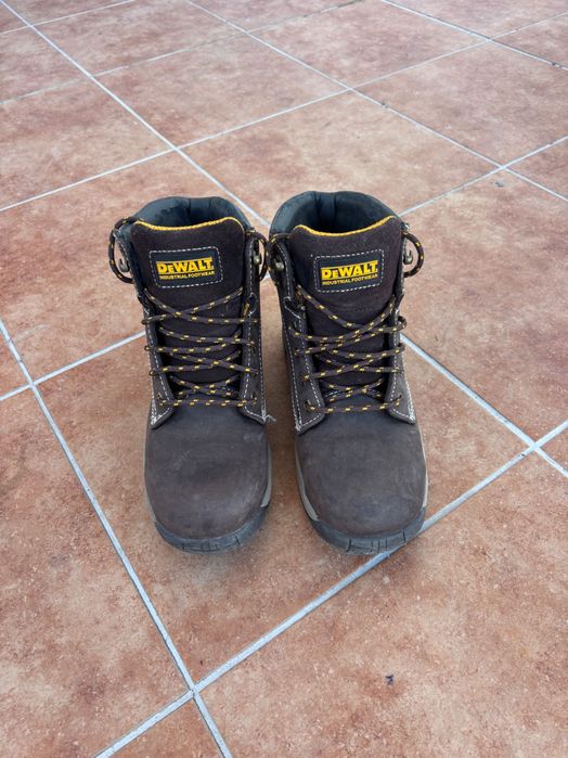 Botas de segurança DeWalt, tamanho 41.