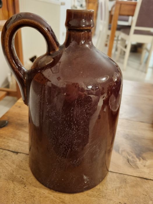 Gliniany dzban po piwie,