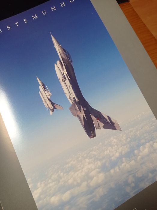 Livro Comemorativo 50 Anos Base Aérea Monte Real