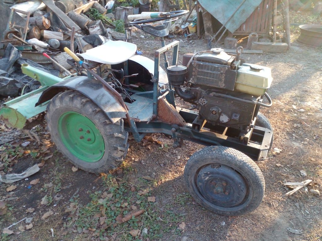 Мотоблок на 4 колесах на 8 коней: 1 300 $ - Мотоблок Личківці на Olx