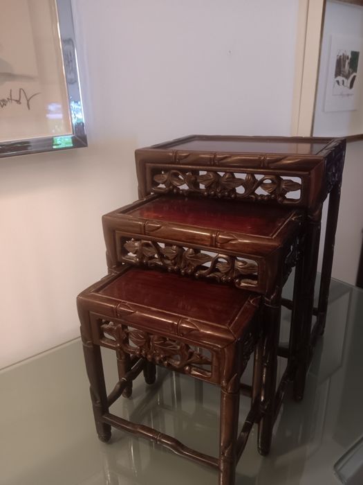 3 mesas de apoio  pequenas