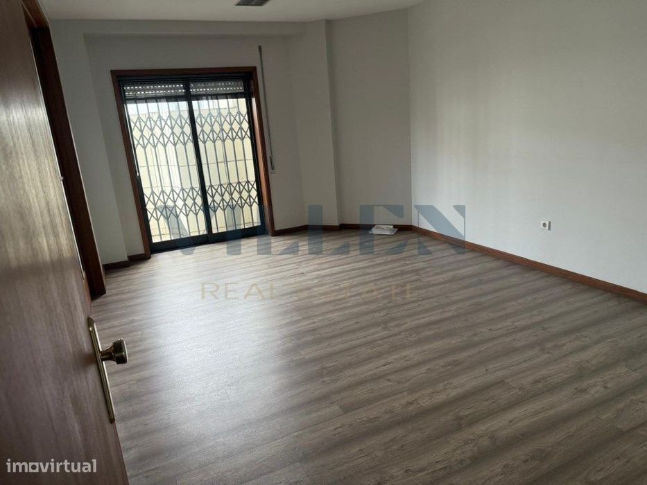 Escritório no Centro de Santo Tirso com 313,4 m² e Potencial para T...