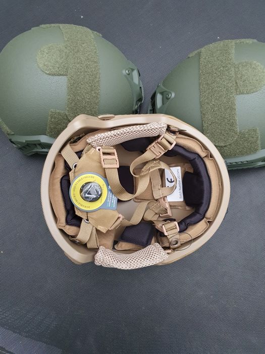 Шолом тактична каска Fast койот з підвісом Wendy