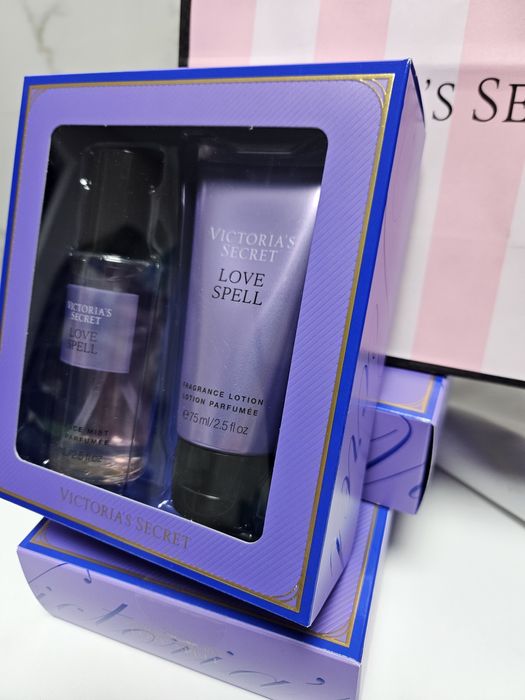 Gift box Victoria's Secret love spell