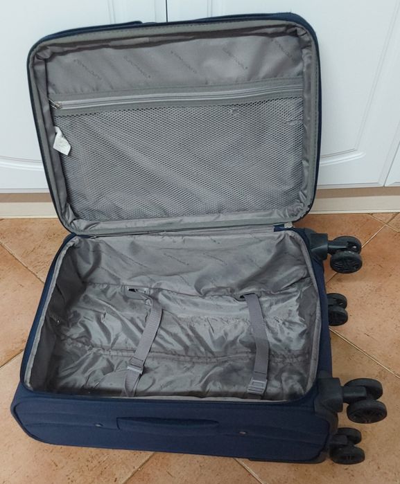 MALA DE VIAGEM DE PORÃO/CABINE COM 4 RODAS.Casa,Férias,Mudanças,Quarto