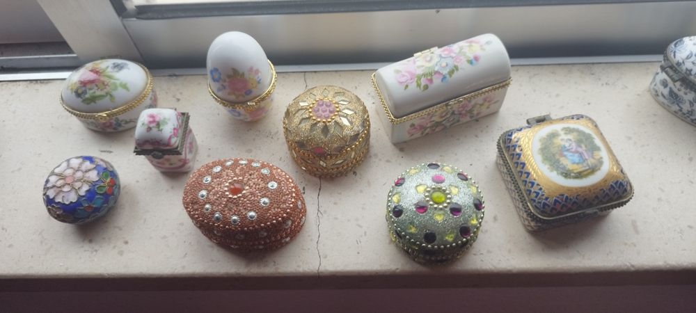 Guarda joias cerâmica antigas