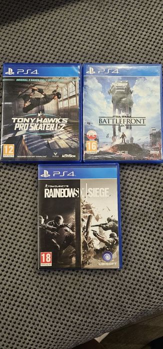 Sony PS4 1TB dysk SSD + 2 pady + 3 GRy