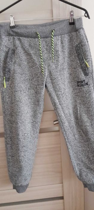 Spodnie dresowe chłopięce