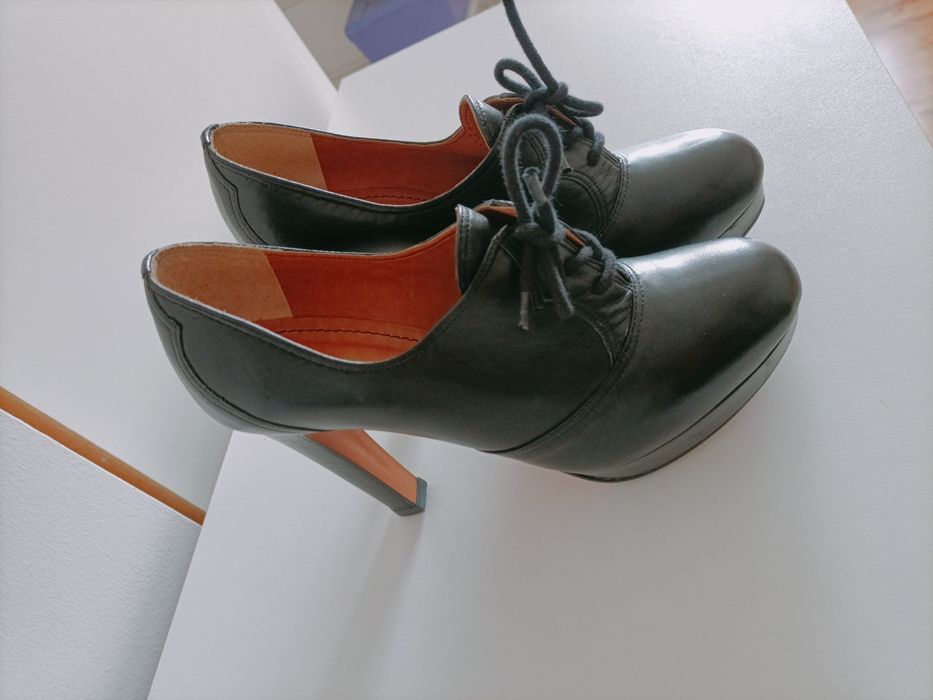 Sapatos compensados