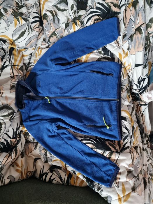 Casaco polar e camisola polar