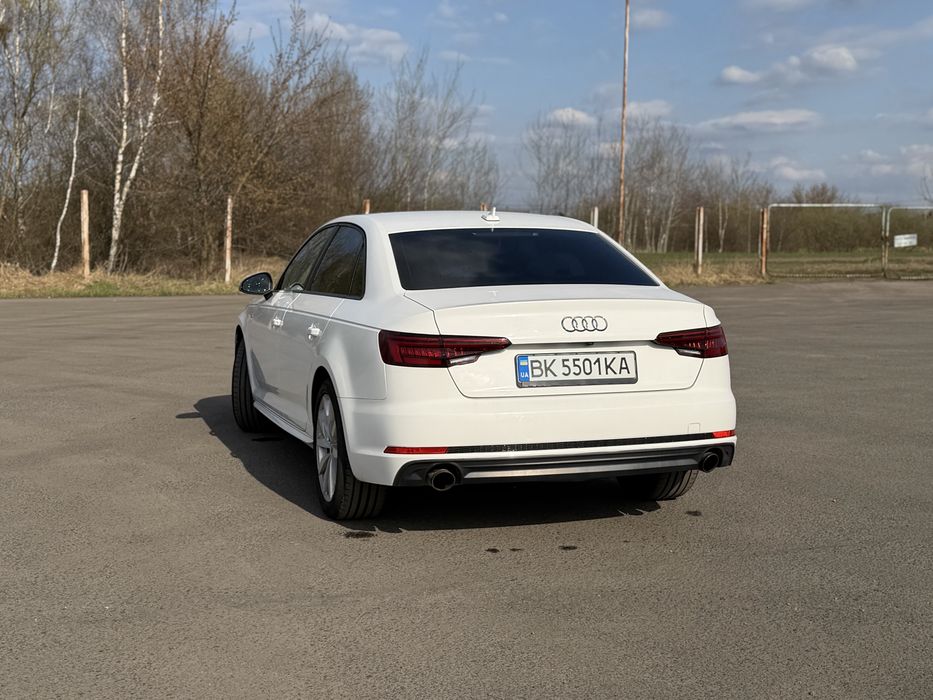 Audi a4b9 2017 2.0