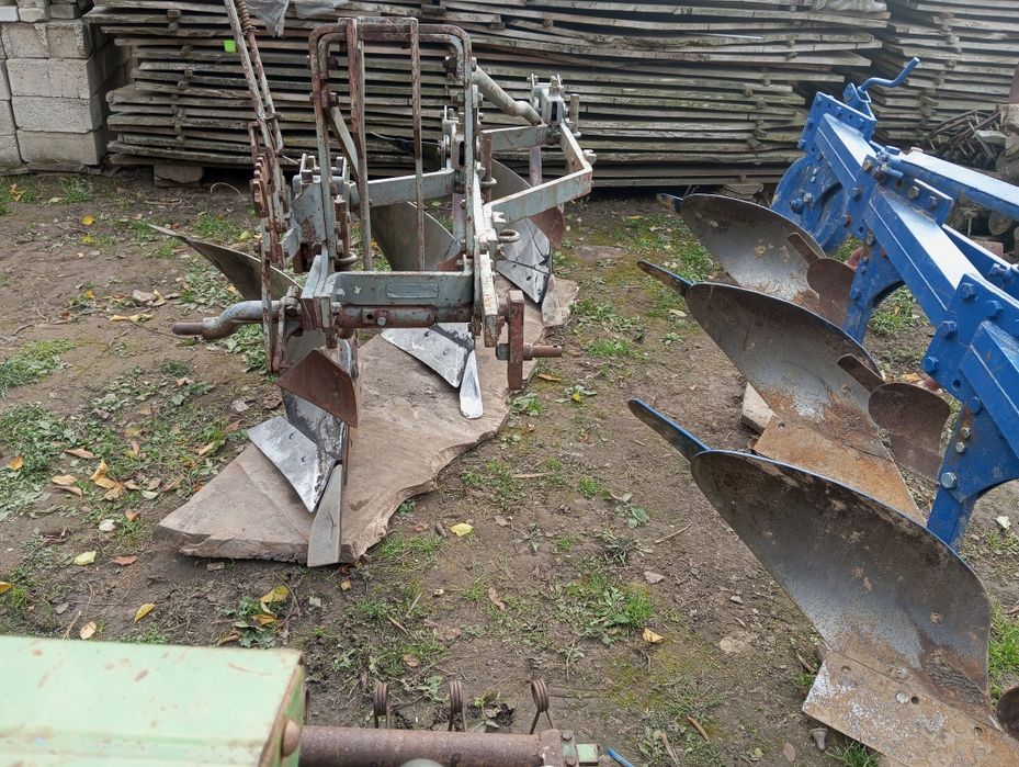 Продам плуги 2-30, 3-30